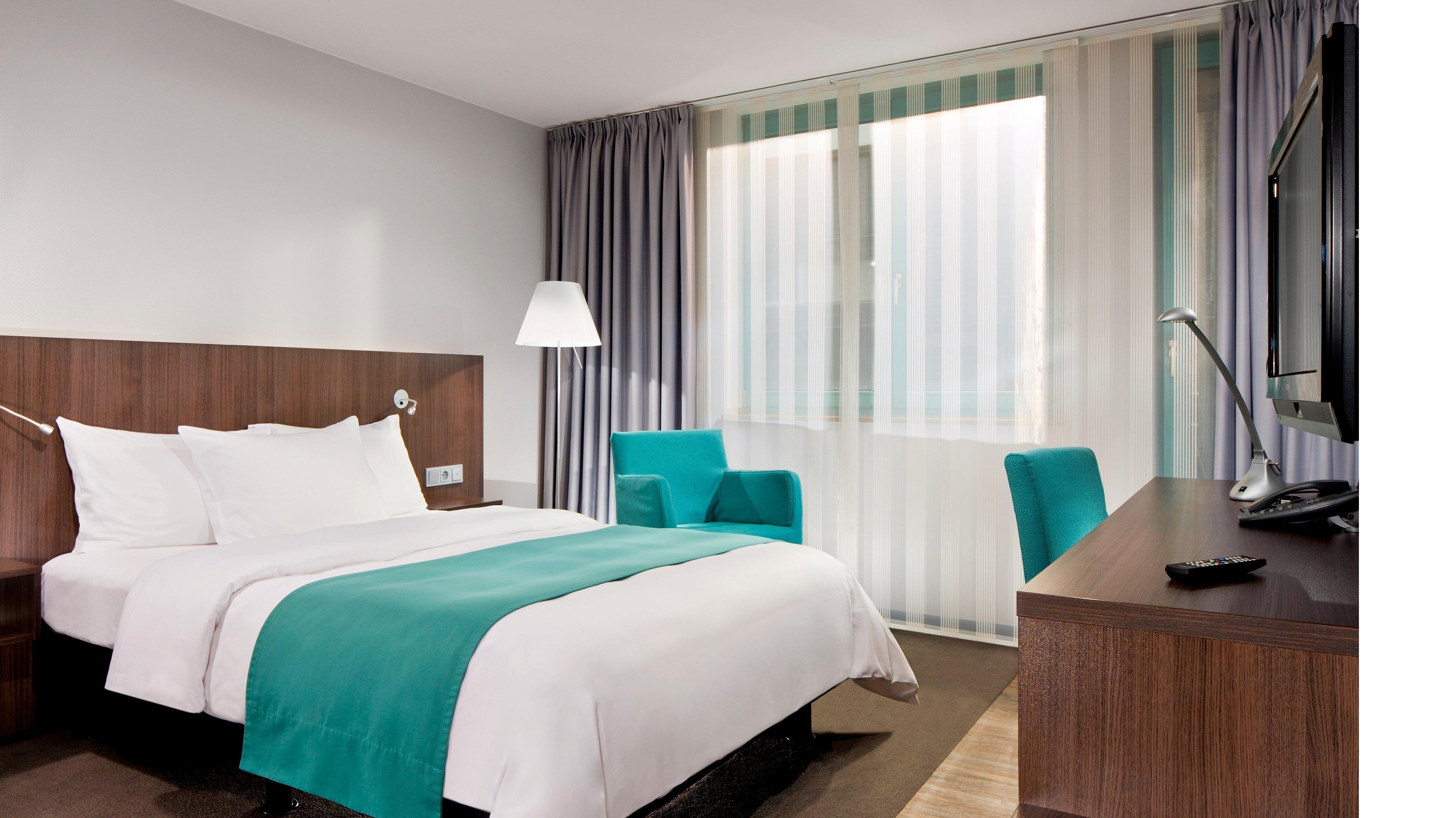 - Hafen , An Ihg Hotel Düsseldorf