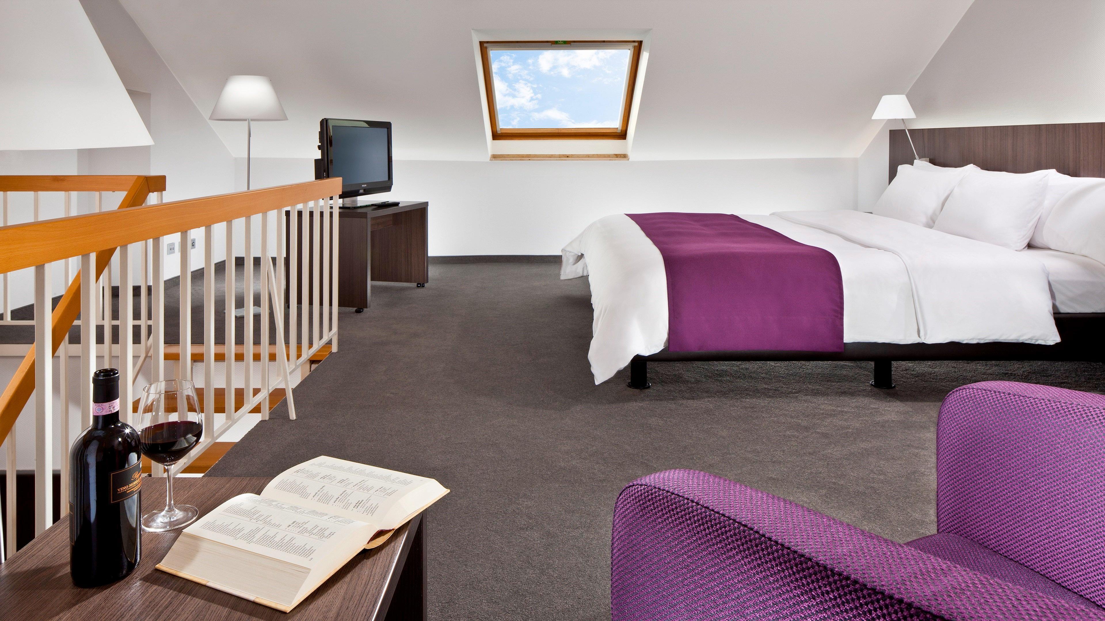 - Hafen , An Ihg Hotel